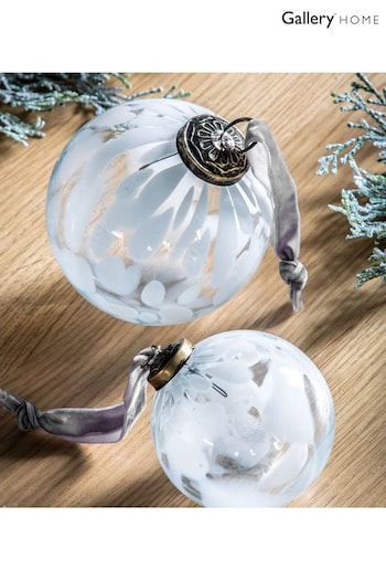 Gallery Home White Christmas Cransford Baubles (Set of 6) 80x80x80mm (Q68634) | £25
