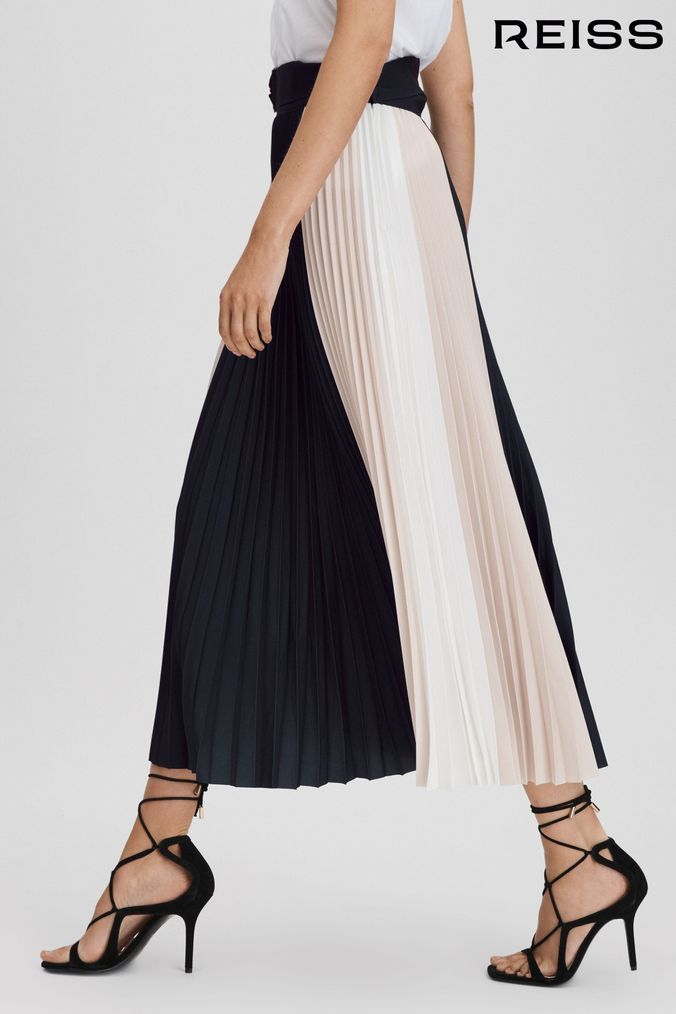 Long pleated skirt next 2025