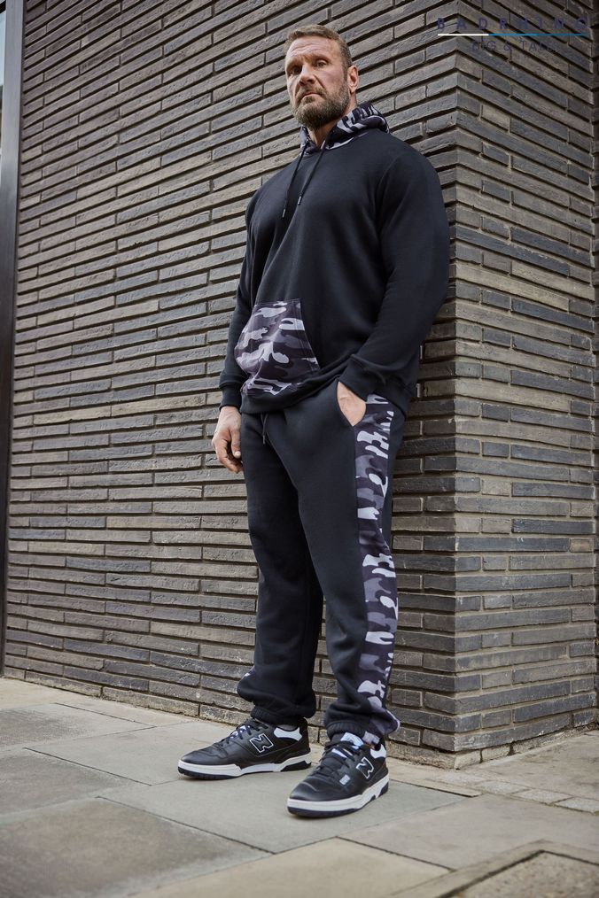 Camo hoodie outfit on sale men's