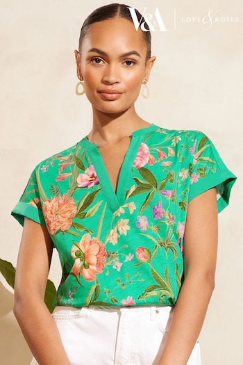 V&A | A-Z Womens Sports Brands Green Floral Petite V Neck Jersey Short Sleeve T-Shirt (Q77062) | £28