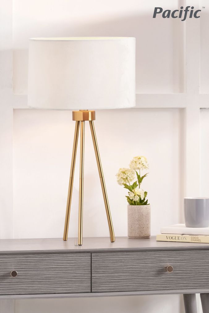 Delavan tripod table 2024 lamp