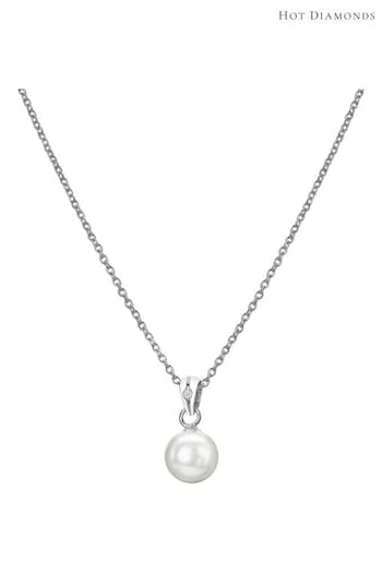 Hot Diamonds Silver Tone Amulets Pearl Pendant (Q93039) | £45