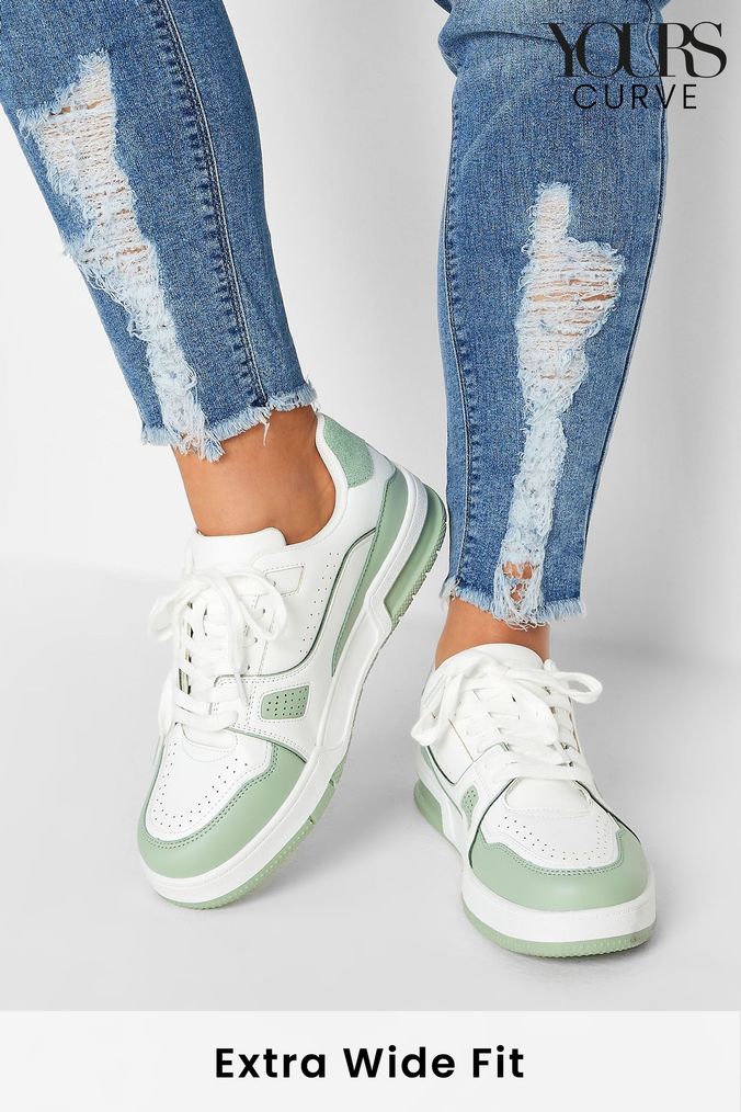Extra wide trainers clearance uk