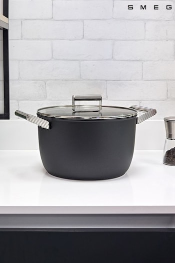 Smeg Black Black Casserole Dish With Lid 26cm (T28744) | £189