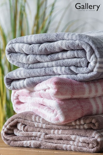 Gallery Home Pink Checked Rolled Fleece Throw (T44330) | £15