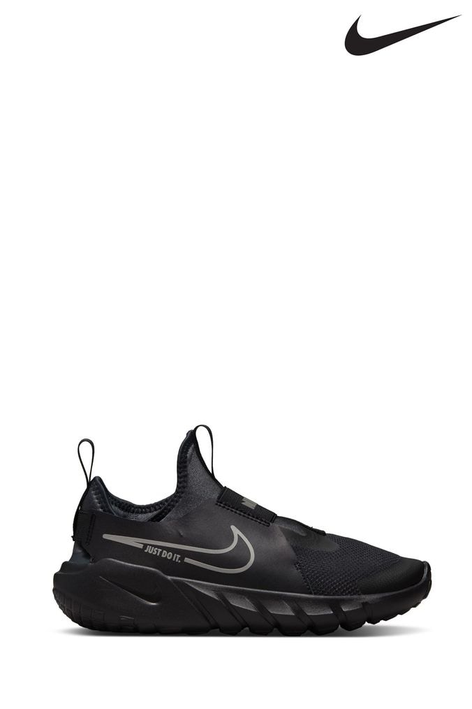 White nike shop girls trainers