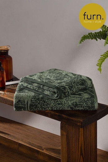 furn. Emerald Green Winter Woods Animal Cotton Towel (T91639) | £15 - £20