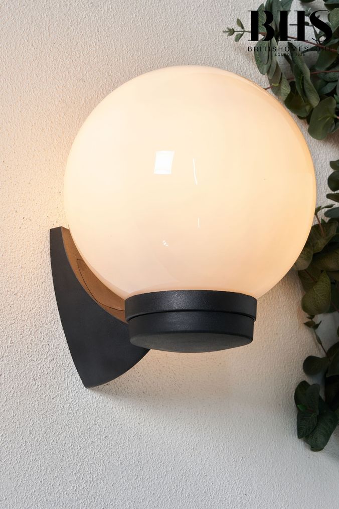 Globe deals outside light