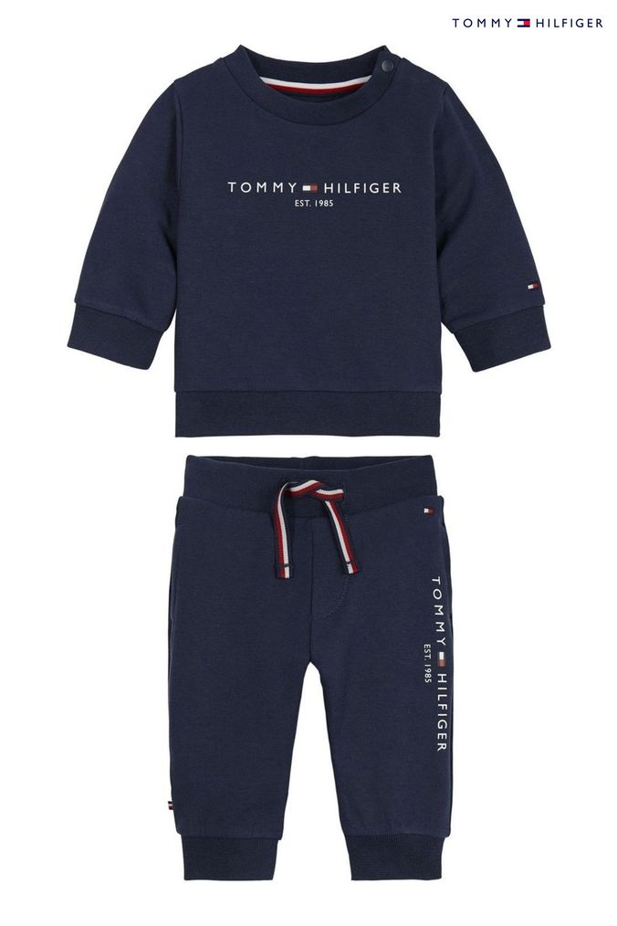 Newborn tommy discount hilfiger clothes