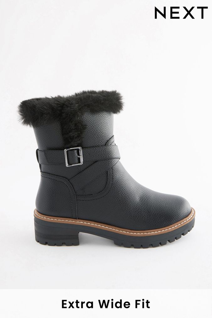 Black flat fur shop lined boots