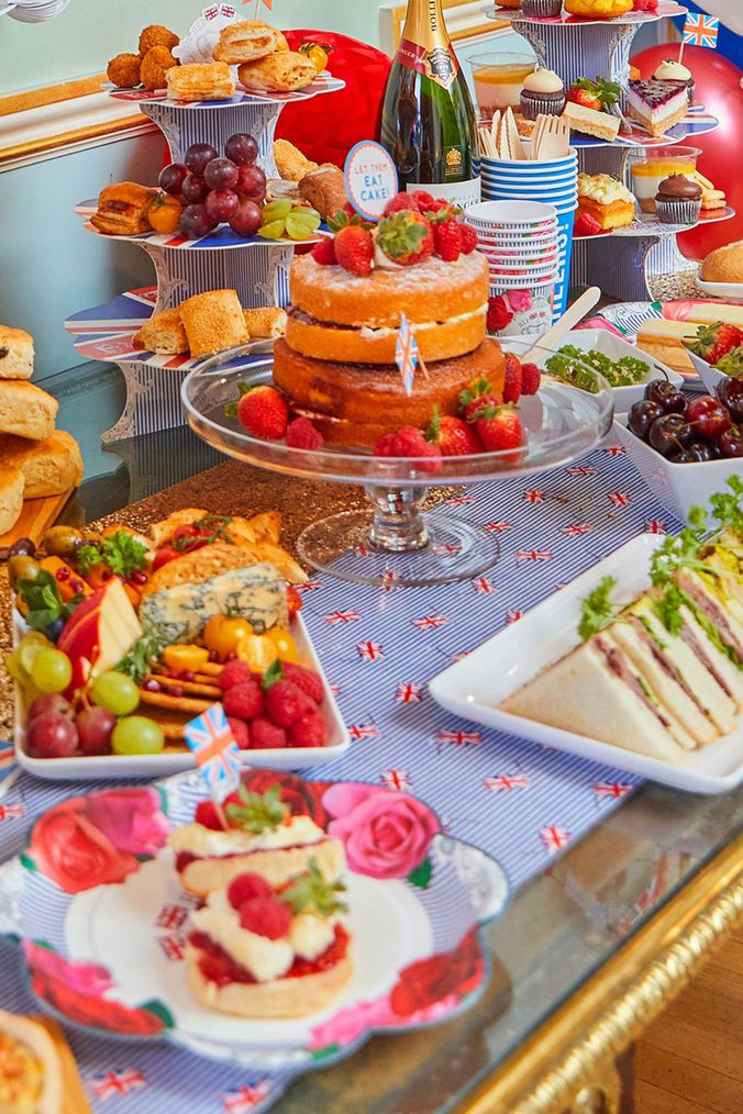 Party table sale