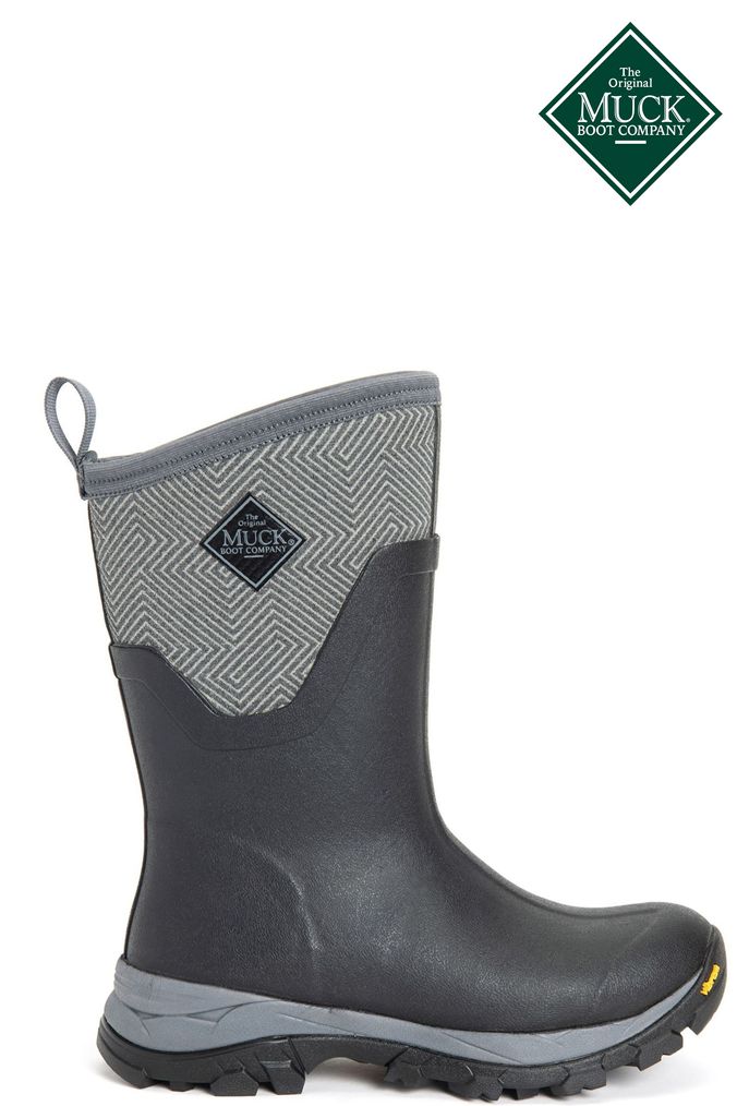 Womens muck 2024 boots near me