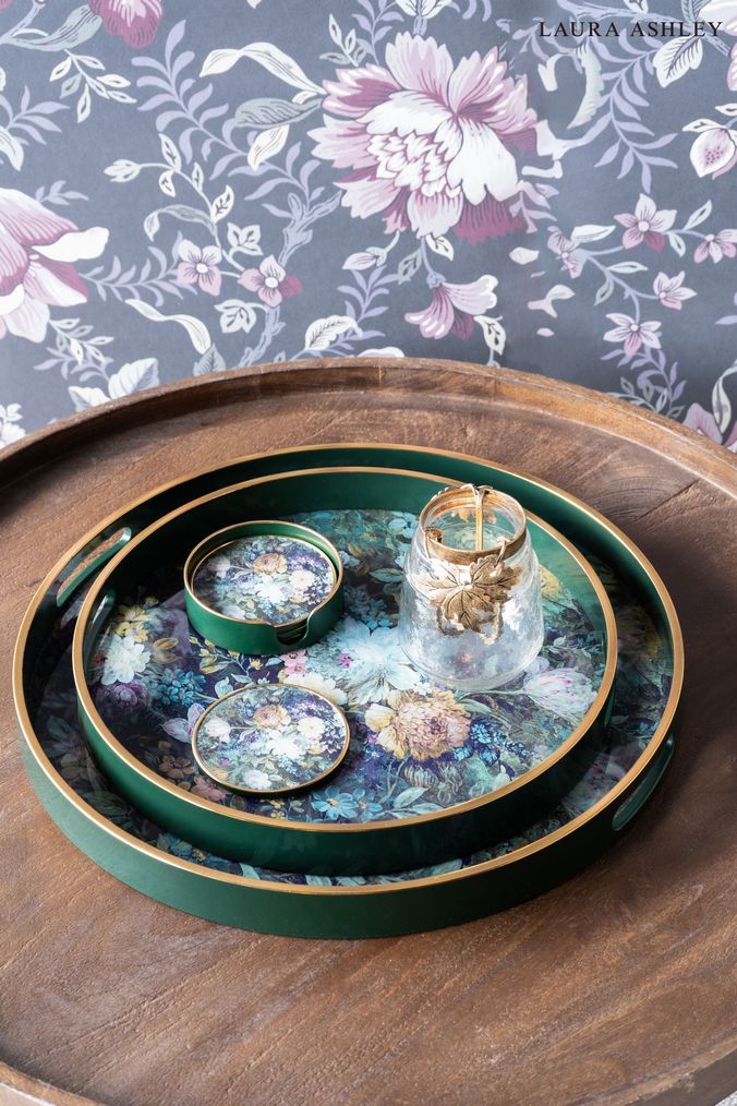 Black store dinner trays