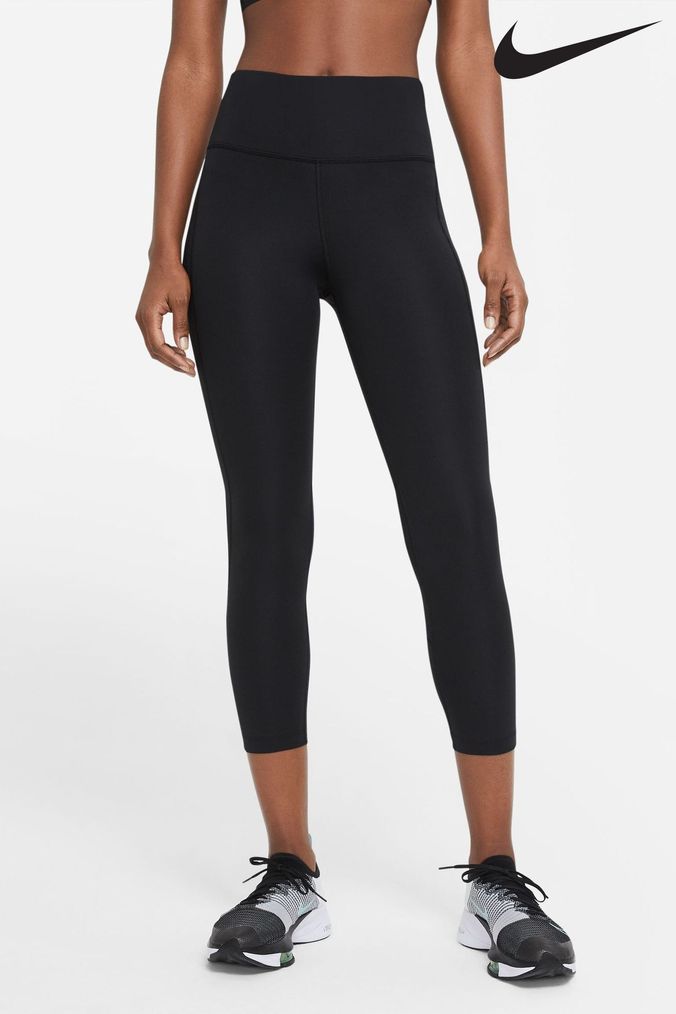 Nike sculpt crop 2025