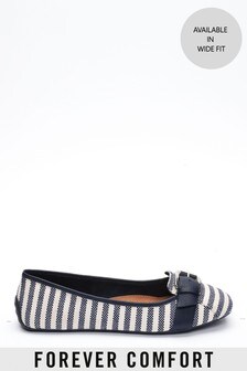 Ballerines à bout carré et boucle