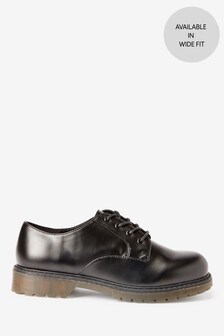 Chaussures à lacets et semelle épaisse