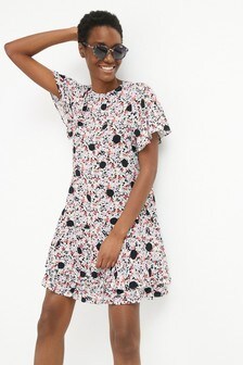 Robe à manches courtes et à sequins