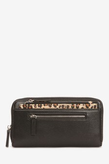 Purse With Pull-Out Card Holder