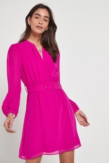 Robe avec ceinture et boutons sur le devant