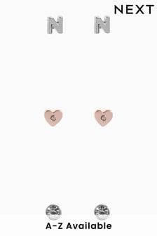 Ton argintiu/Rose/Ton auriu - Pachet trei perechi cercei cu șurub model inimă și inițială (258246) | 43 LEI