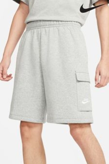 Sivá - Flaušové kapsáčové šortky Nike Club (260067) | €42