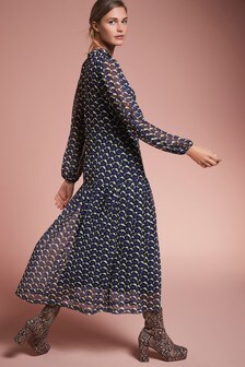 Robe mi-longue en tulle