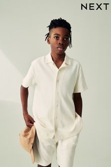 Cream teksturiran vaflja - Komplet srajce s kratkimi rokavi in kratkih hlač (3–16 let) (262586) | €24 - €35