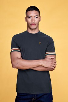 חולצת טי עם צווארון גולף 