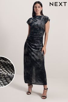 Szary z nadrukiem węża - Marszczona sukienka midi bez rękawów ze stójką (303538) | 152 zł