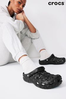 黑色 - Crocs經典幾何造型洞洞鞋 (317651) | NT$2,330
