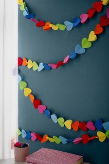 Bright Heart Bunting (327354) | 168 UAH