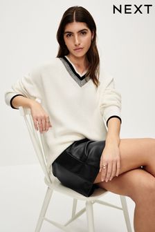 Ecru, Weiß - Pullover mit V-Ausschnitt und Zierstreifen (330522) | 22 €