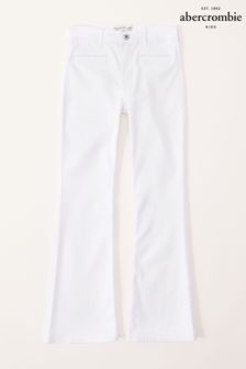 Białe jeansy Abercrombie & Fitch z rozkloszowanymi nogawkami (343093) | 155 zł