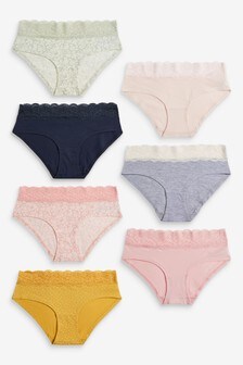 Lot de sept slips en coton mélangé bordés de dentelle