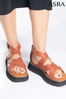 Asra London Sonya Grainy Leather Sandals (401584) | 300 zł