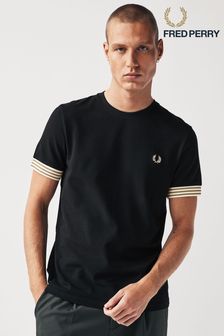 Schwarz - Fred Perry T-Shirt mit gestreiften Bündchen (413543) | 91 €