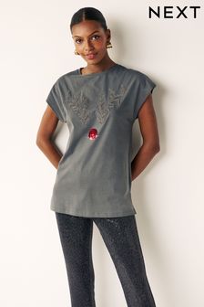 Charcoal Grey Sparkle Reindeer Christmas T-Shirt (429843) | OMR10