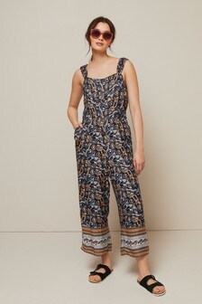 Combinaison à encolure carrée