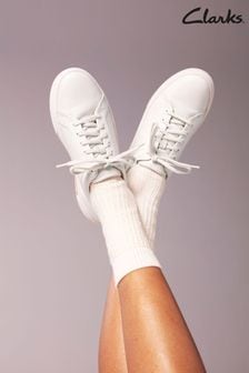 Blanc - Chaussures de marche Clarks Hollyhock en cuir (573958) | €100