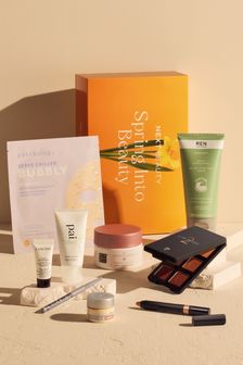Spring Into Beauty Box (Worth Over £118) (611076) | €34