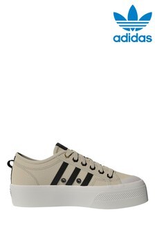 נעלי ספורט בצבע שמנת של Adidas (623600) | ‏233 ₪