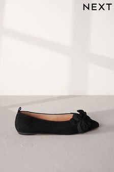 أسود - حذاء باليرينا جلد بكورساج من مجموعة Signature (624163) | 220 د.إ