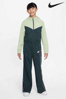 Newborn baby discount nike tracksuit