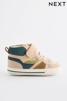 Next boys trainers store