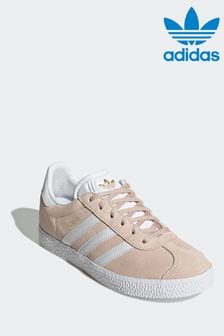 وردي/أبيض - حذاء رياضي Gazelle من adidas Originals (719838) | 351 ر.س