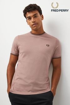 Dunkelrosa - Fred Perry T-Shirt mit doppeltem Streifen und Logo (740770) | 76 €