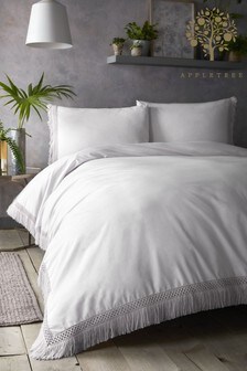 Appletree White Tasha Cotton Tassel Duvet Cover and Pillowcase Set (746430) | 40 € - 67 €