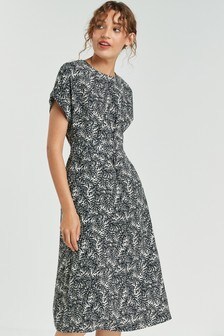 Robe mi-longue avec ceinture