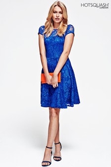 Niebieska koronkowa sukienka HotSquash z rozkloszowanym dołem (833972) | 417 zł