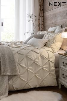 Pinch Pleat Soft Touch Brushed Duvet Cover & Pillowcase Set (869411) | 48 € - 83 €